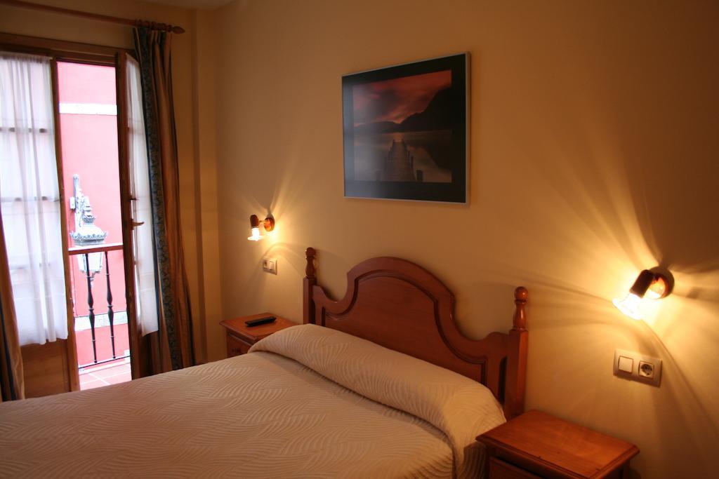 Pension Argueelles Рібадеселья Номер фото